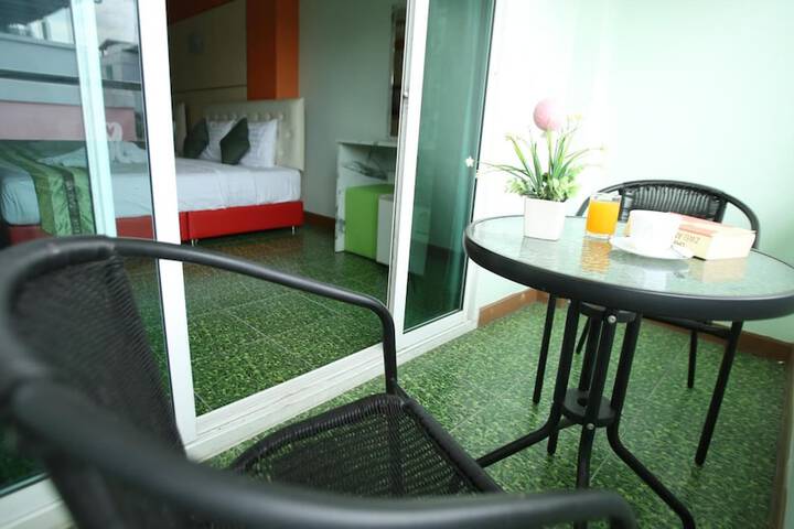 Room 12 of 37