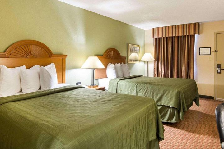 2 Double Beds (5 of 6)