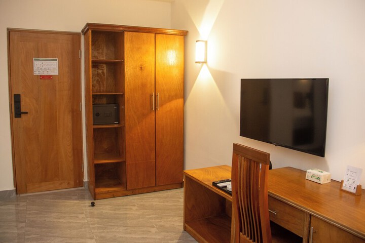 Room 7 of 56