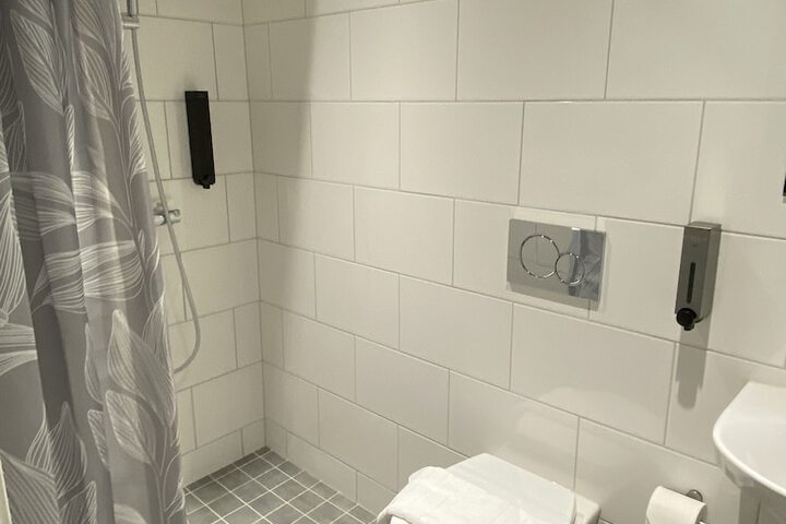 Room 125 of 149
