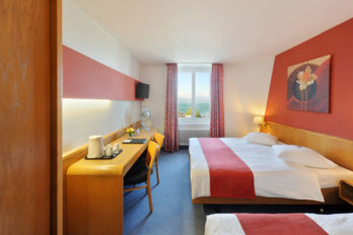 Room 56 of 102
