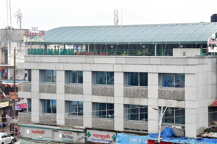 Exterior of Hotel Monarch Center Point near Dahanu Beach Bordi