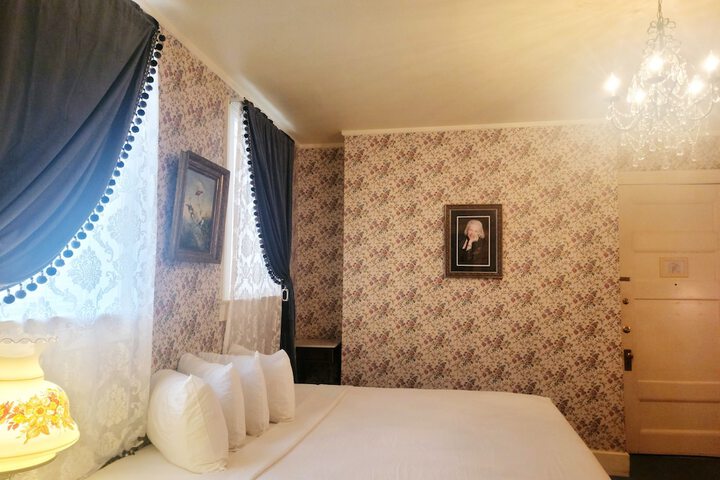 Room 30 of 51