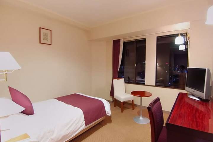 Room 23 of 64