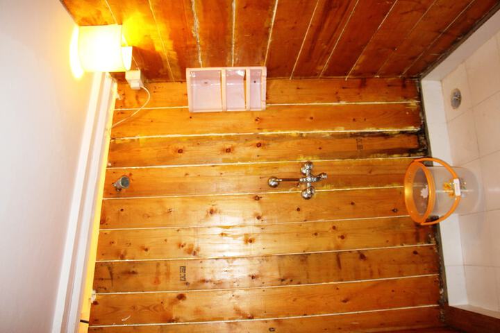 Room 20 of 35