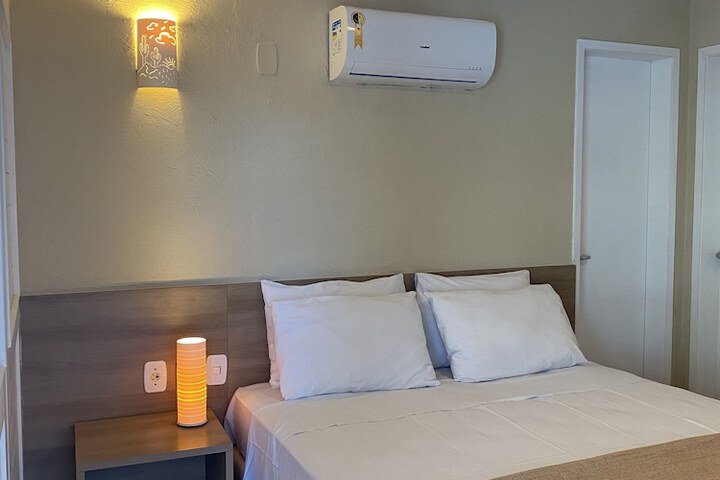 Room 13 of 37