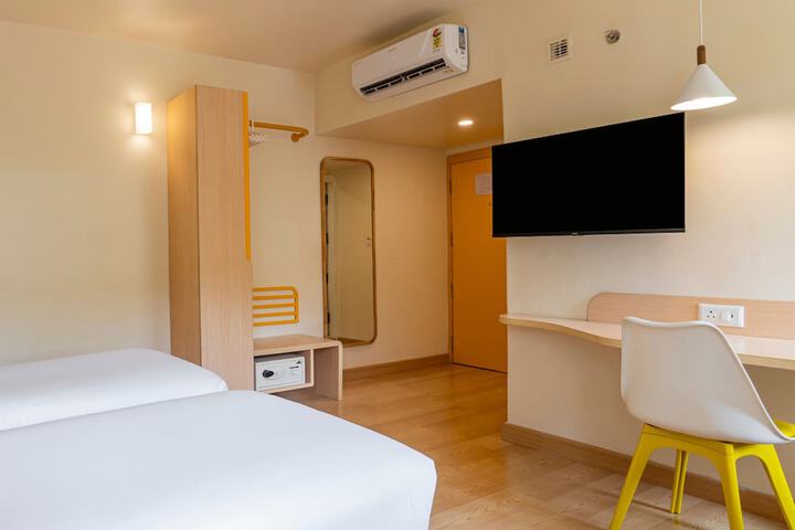 Room 15 of 26