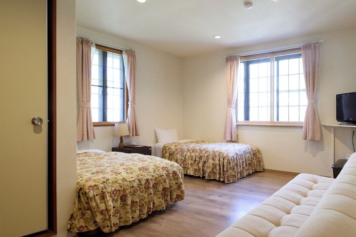Room 11 of 41