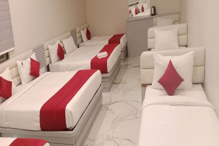 Room 10 of 36