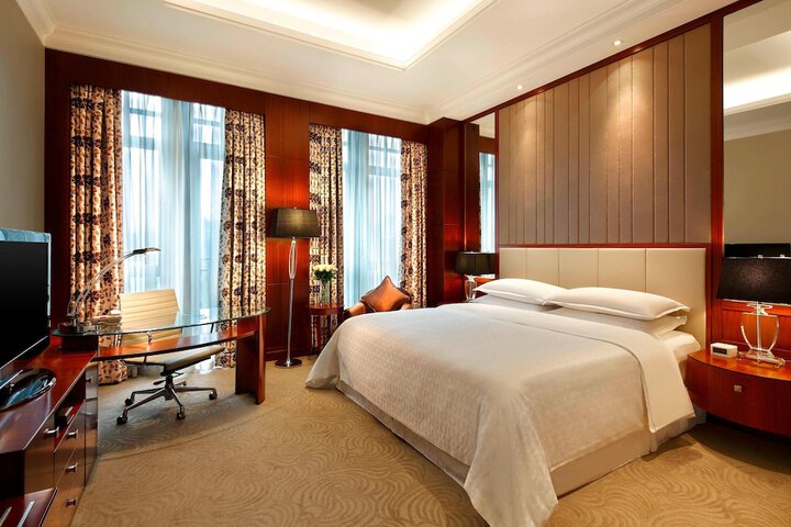 Room 16 of 77