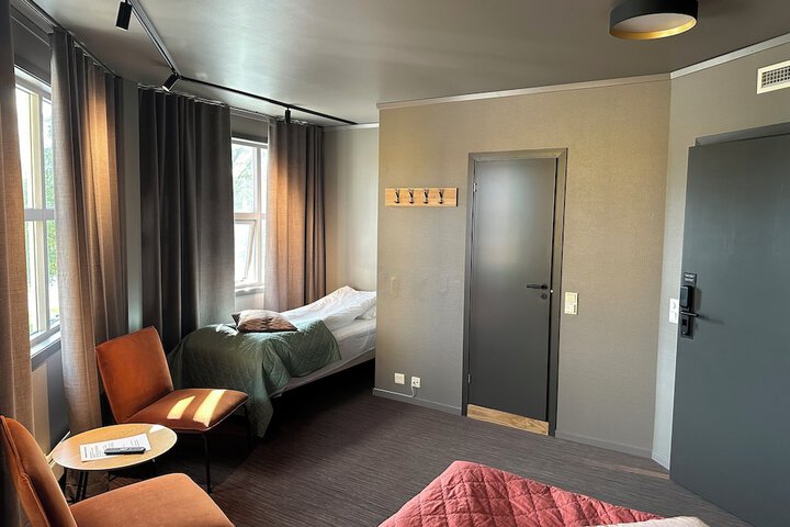 Room 16 of 46