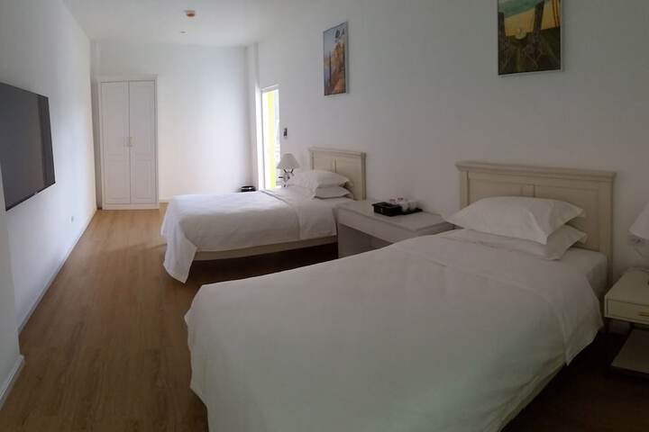 Room 2 of 45