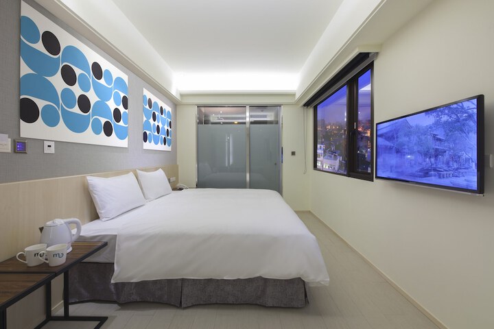 Room 8 of 40