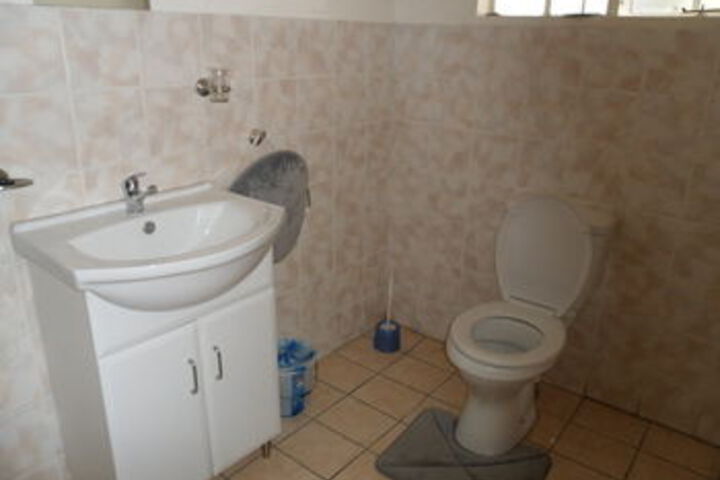 Room 2 of 27