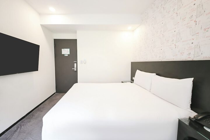 Room 45 of 83