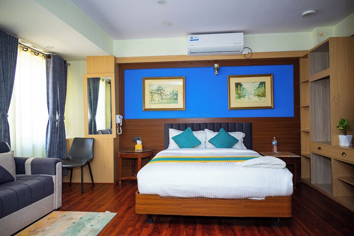 Room 3 of 16
