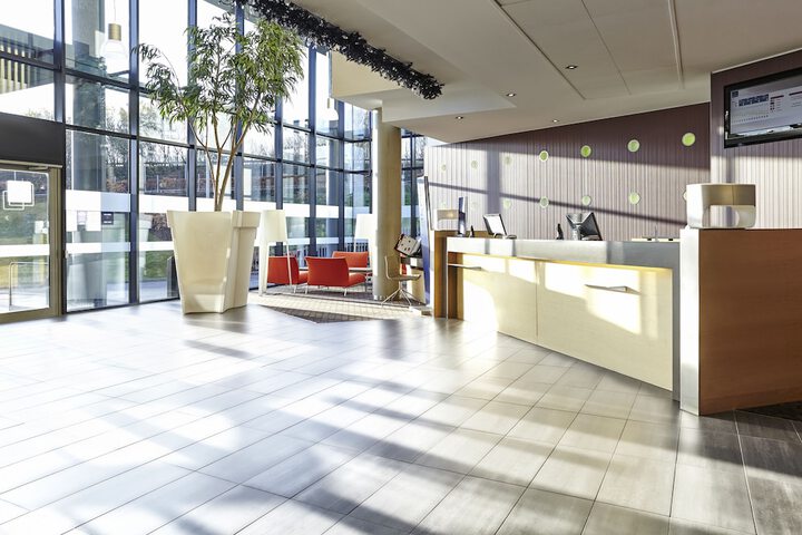Entrance & Lobby
