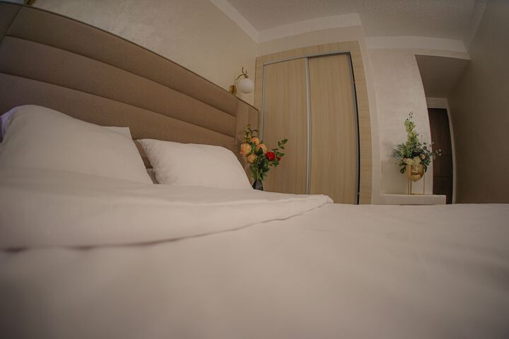 Room 11 of 25
