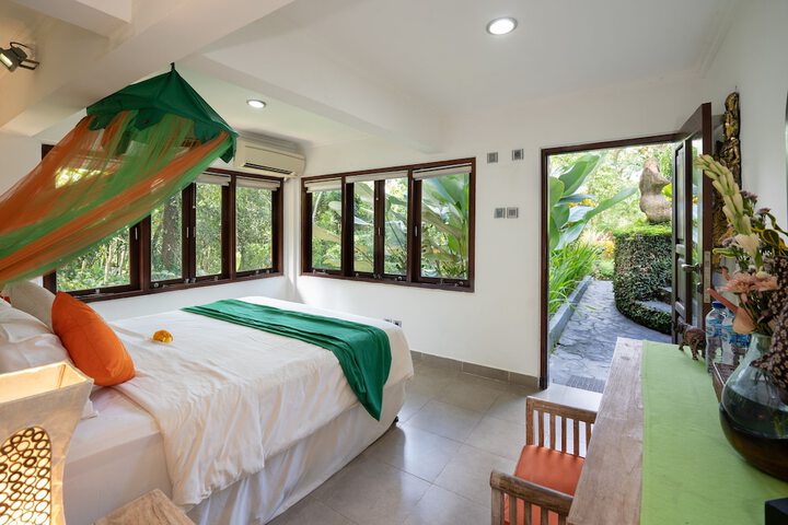 Room 3 of 27