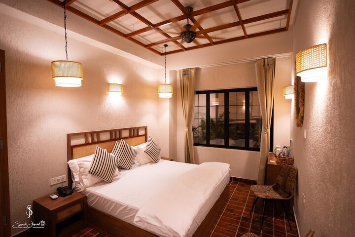 Room 12 of 37