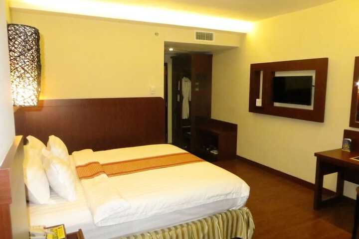 Room 27 of 63
