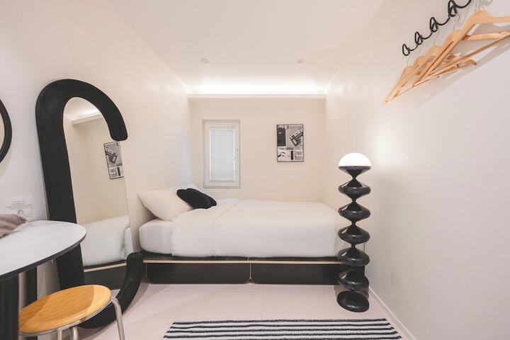 Room 51 of 117