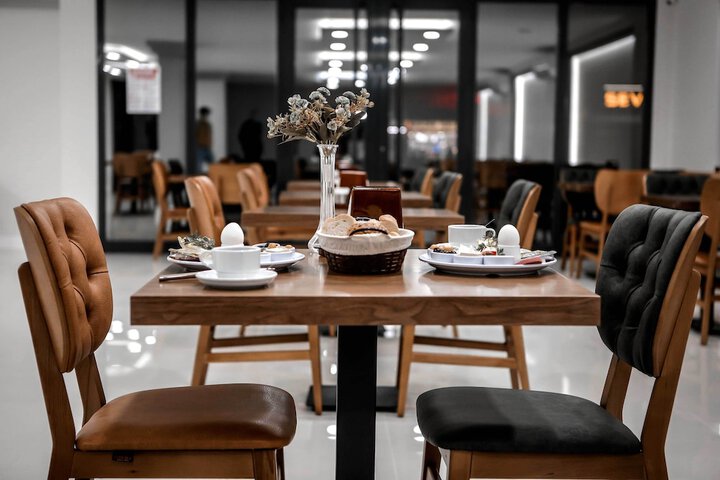 Dining 26 of 46
