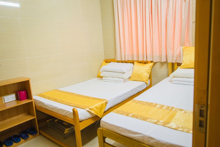 Room 28 of 110