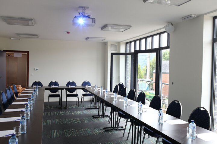 Business Center 54 of 74