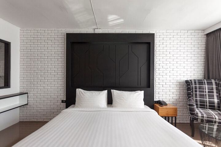 Room 8 of 47