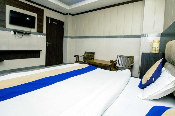 Room 3 of 11