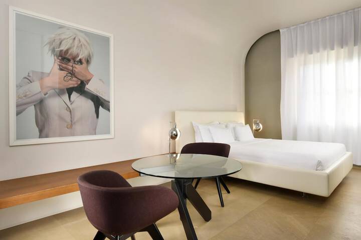 Room 35 of 110