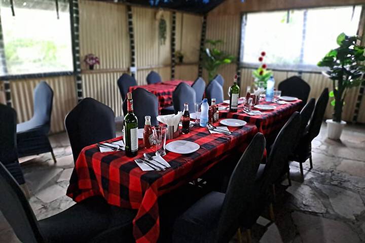 Dining 17 of 28