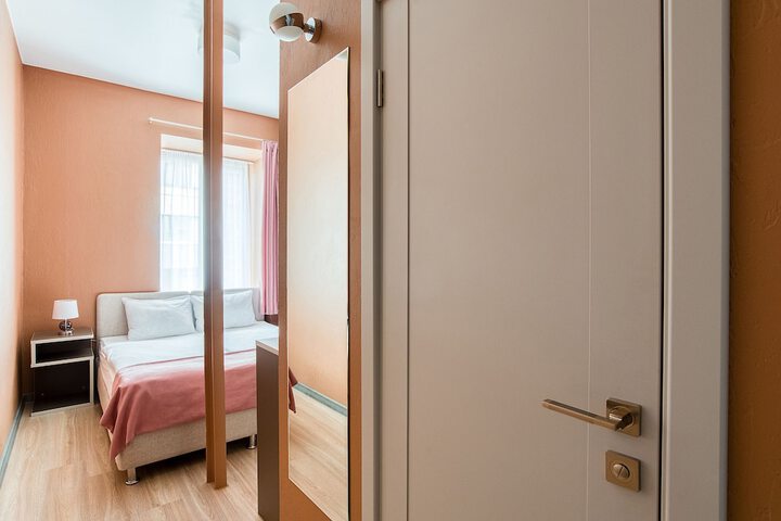 Room 17 of 43