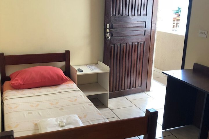 Room 6 of 12