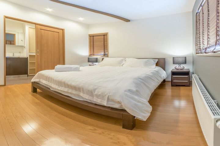 Room 2 of 17
