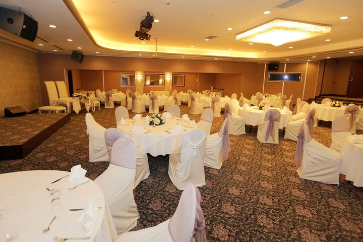 Banquet hall