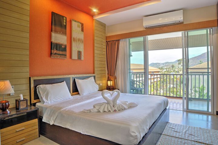 Room 4 of 30