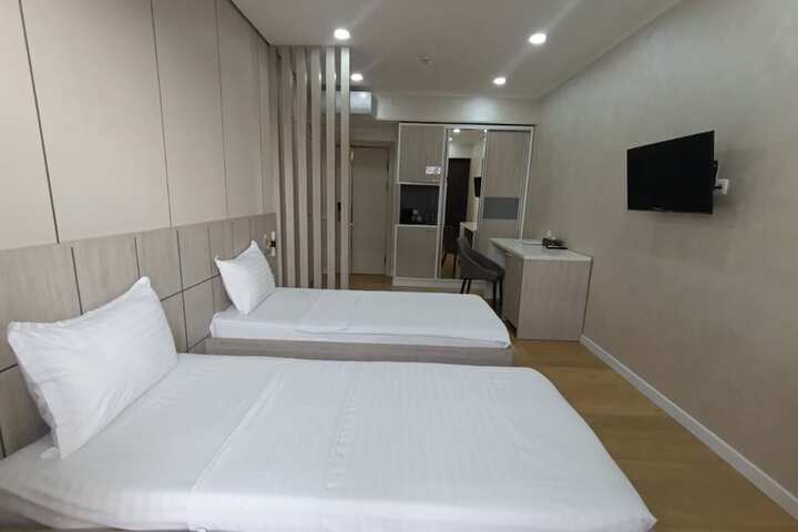 Room 12 of 52