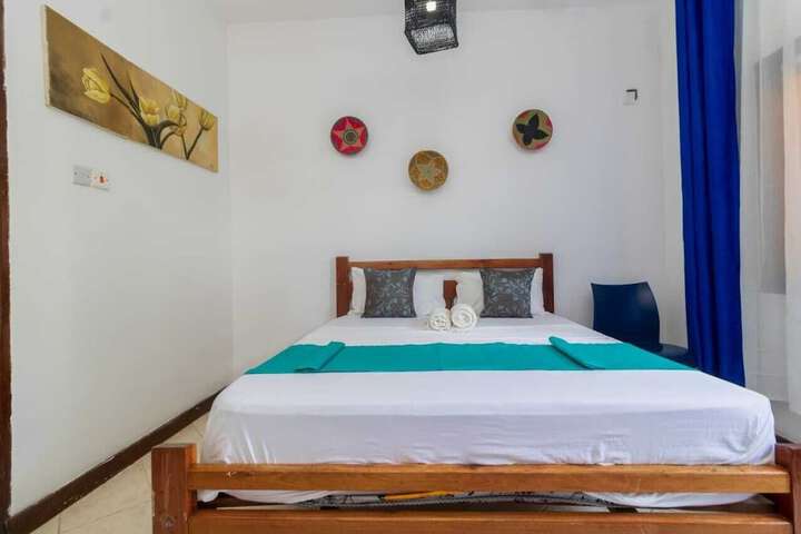 Room 9 of 48