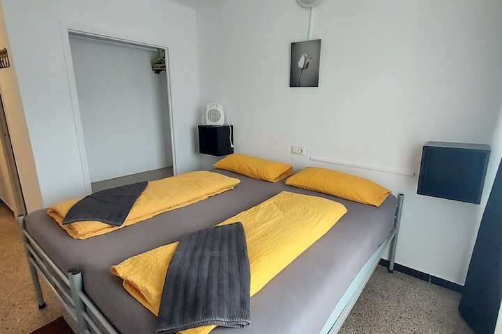 Room 4 of 41