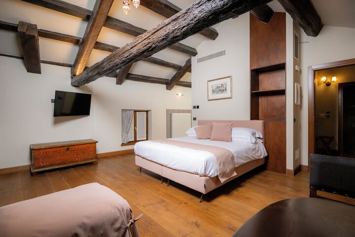 Room 40 of 64