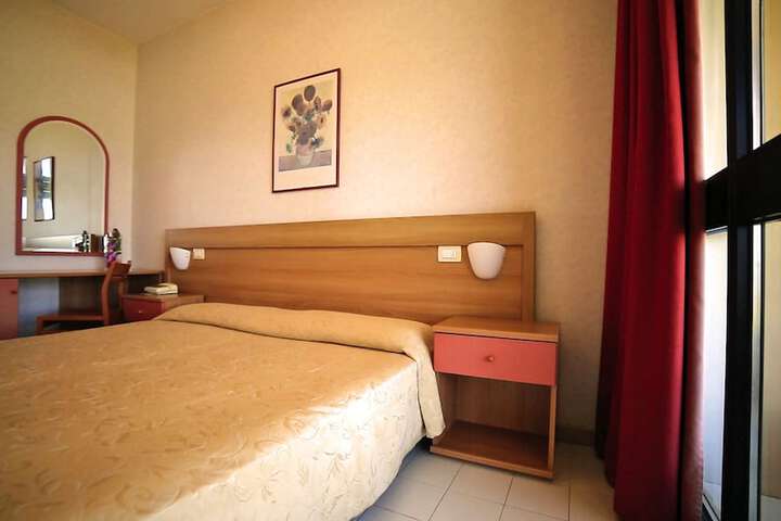 Room 3 of 88