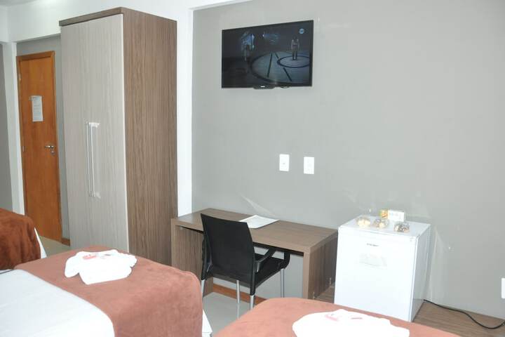 Room 8 of 32