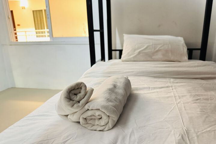 Room 25 of 95