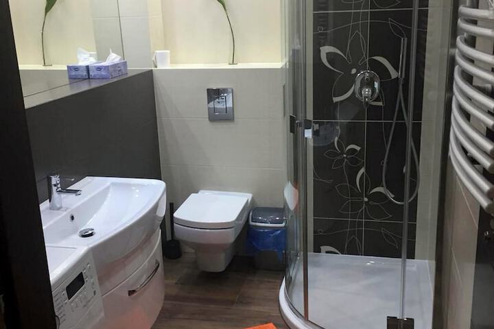 Room 102 of 113