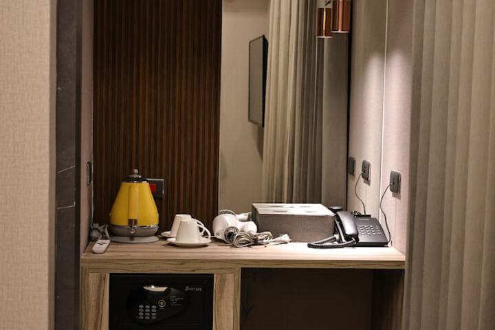 Room 8 of 22