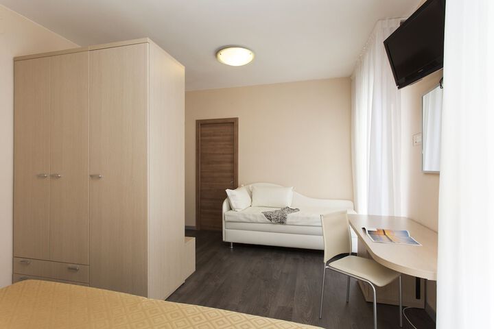 Room 17 of 154