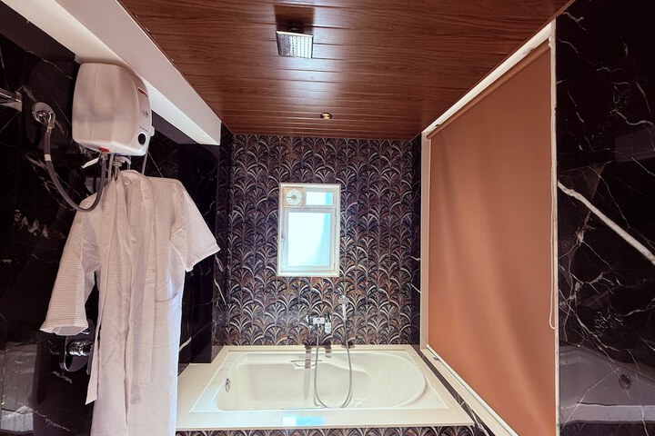 Room 49 of 74