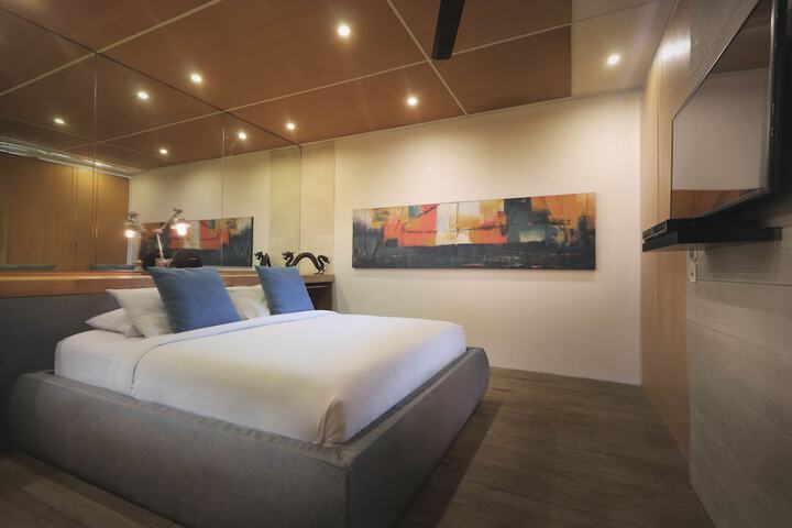 Room 10 of 56